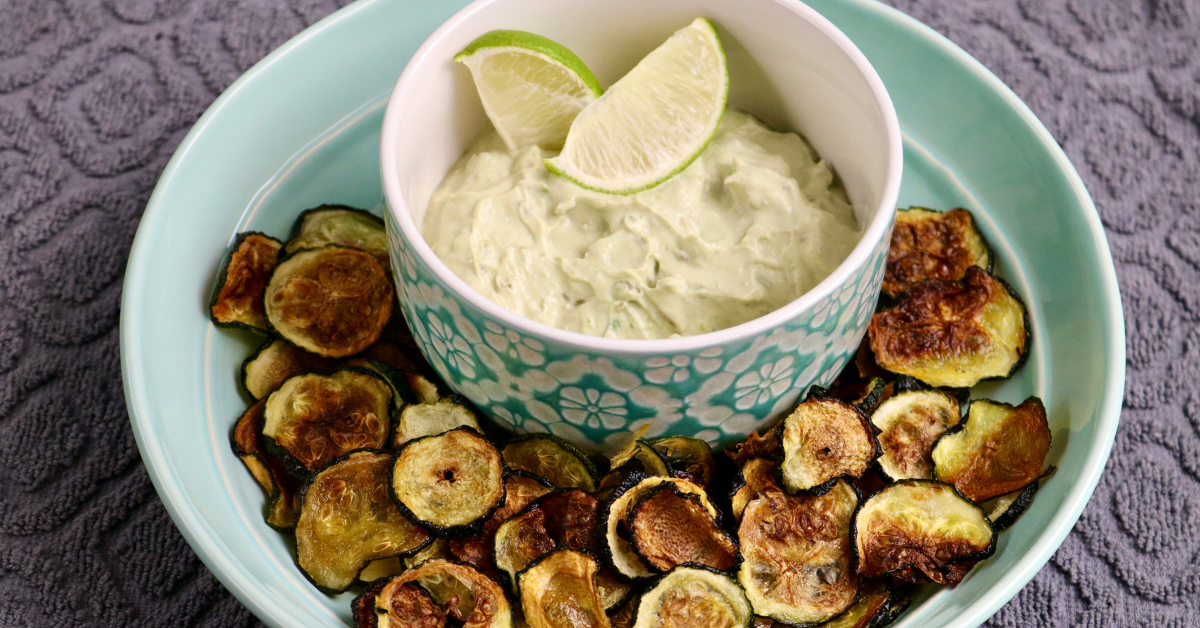 Avocado dip with zucchini chips